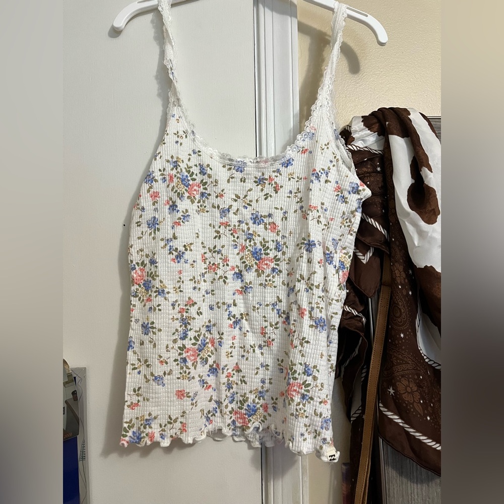Billabong floral tank